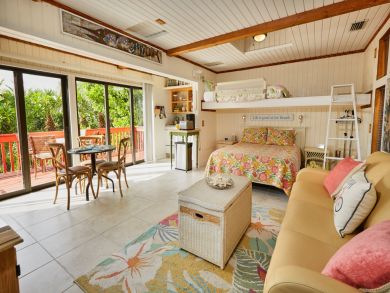 Lovely Cottage Captiva Around 300ft to the Beach